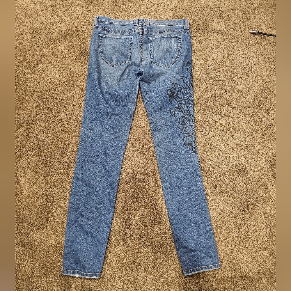 2b Bebe graffiti jeans size 29 Used - Picture 4 of 7